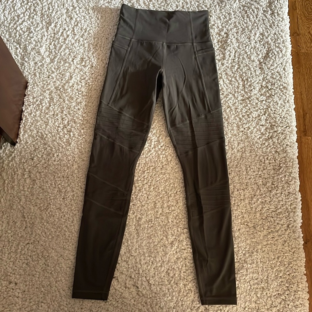 Athleta Motto Tight